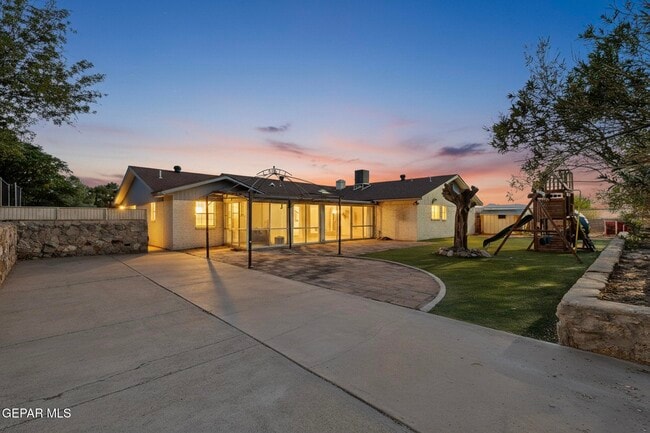 Foto del edificio - 1509 Lost Padre Mine Dr