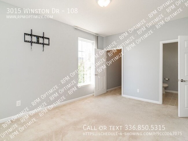 Building Photo - 3015 Winston Dr