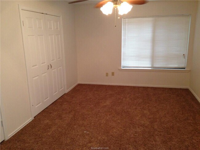 Foto del edificio - 4345 Carter Creek Pkwy