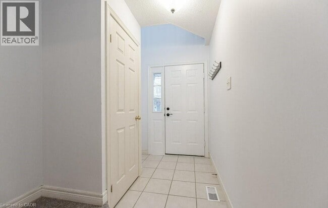 Building Photo - 1248 GUELPH Line