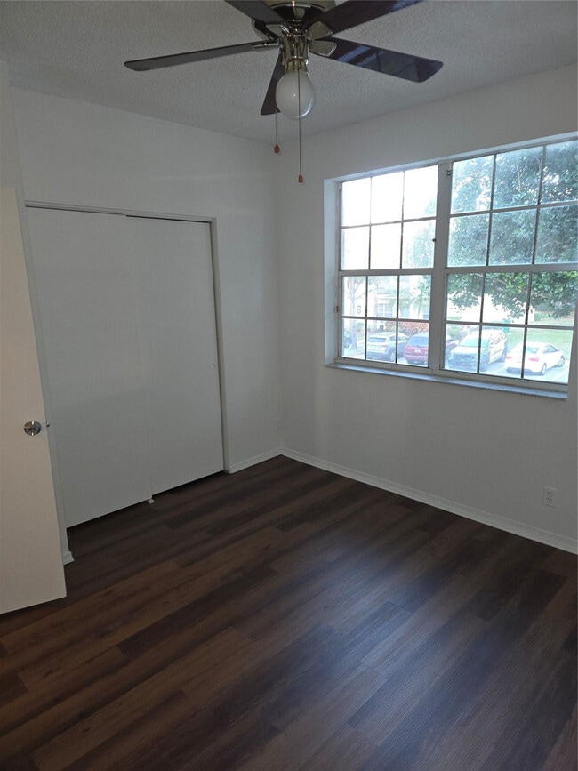 Foto del edificio - 7713 Sanibel Dr