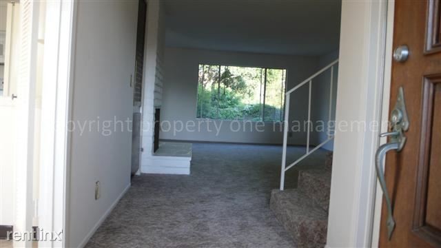 Building Photo - 648 Calle de los Amigos