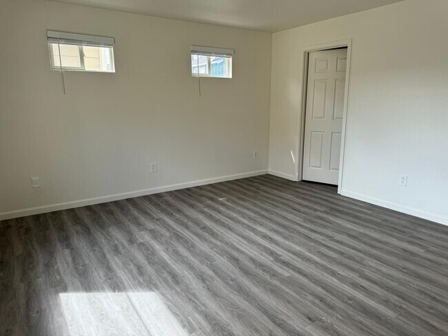 Building Photo - 163 Gibson Ave
