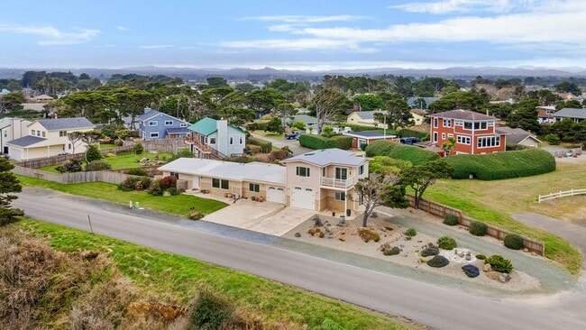 Building Photo - ELL149-Ocean
