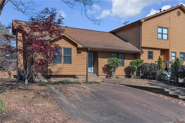 Foto del edificio - 100 Sunningdale Ct