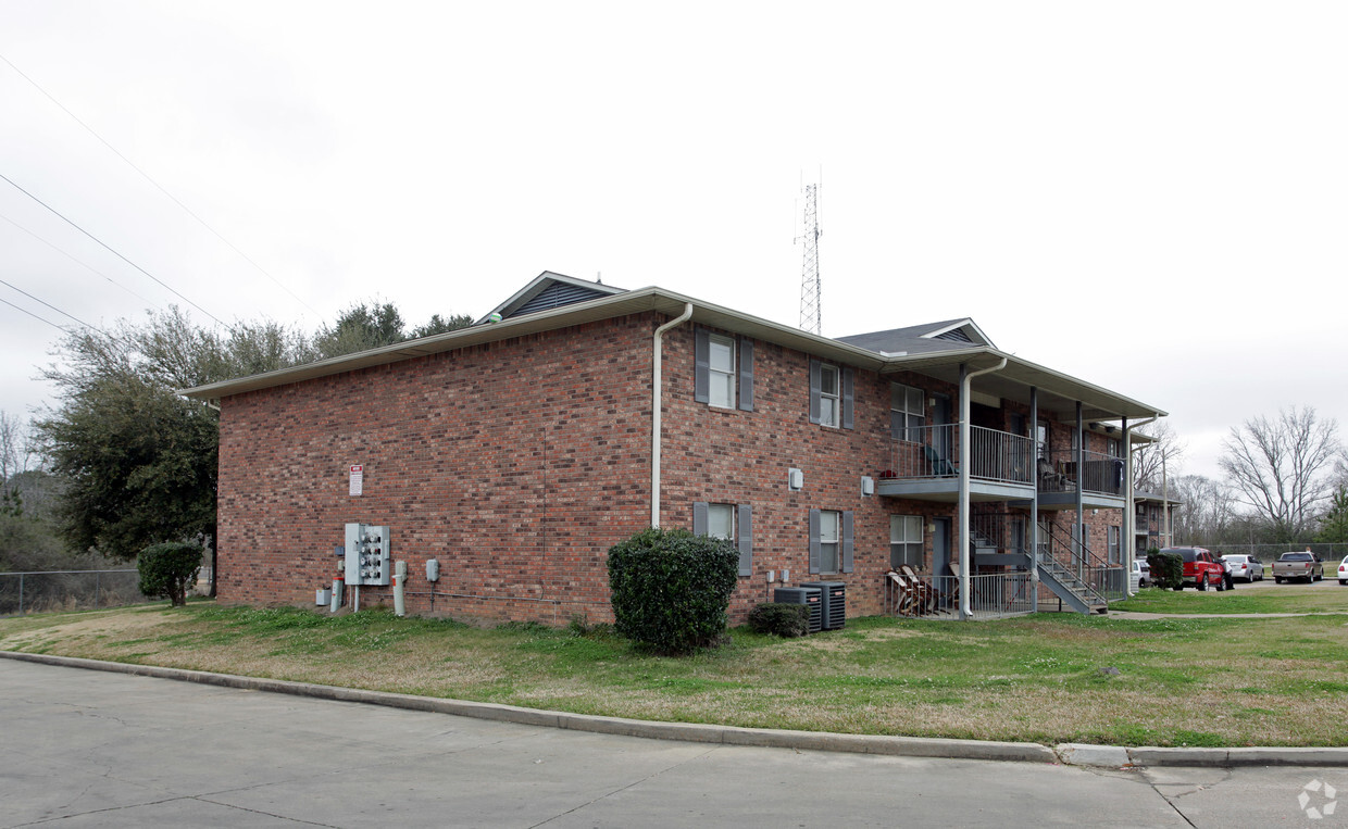 Primary Photo - Oak Ridge Apartments