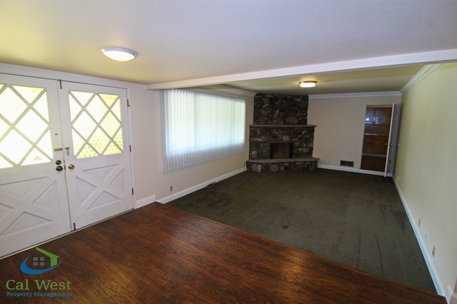 Building Photo - 1539 Lundy Ave