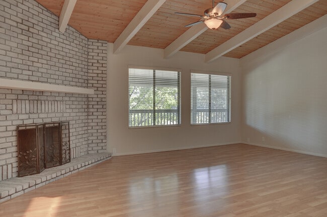 Building Photo - 3 bedroom, 2 bath home in Yavapai Hills