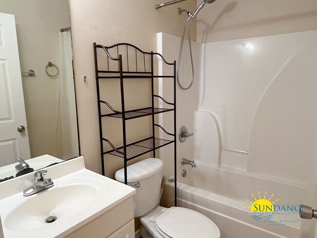 Foto del edificio - Cozy 2-Bedroom Duplex in Navarre - Close t...