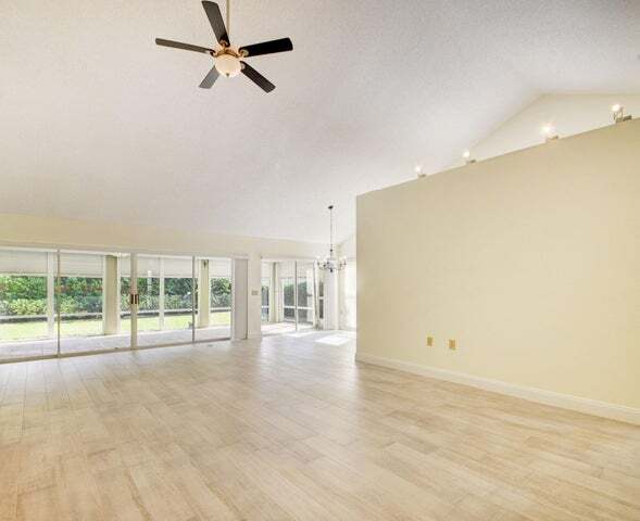 Building Photo - 2380 Saratoga Bay Dr