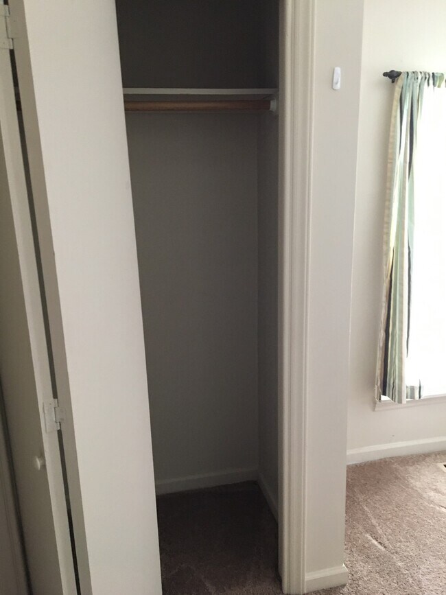 Foto del edificio - 802 N B St #1 - PERRYMAN