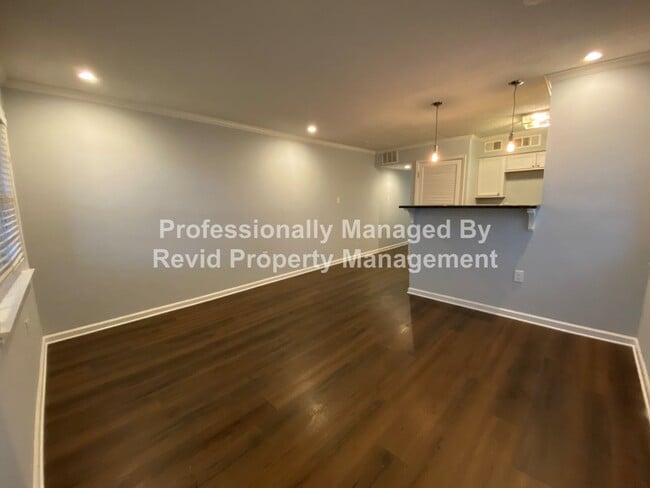 Photo - 36 N. Auburndale Apartment