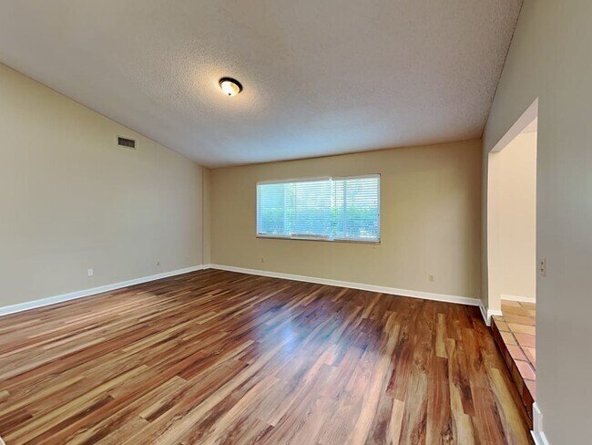 Building Photo - 5038 Hidden Springs Blvd