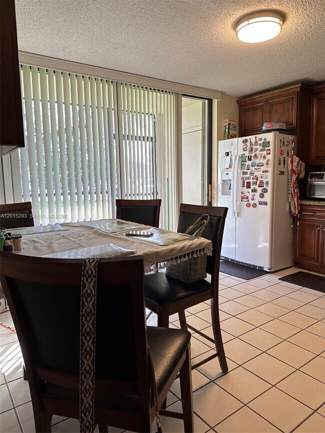 Foto del edificio - 8025 SW 107th Ave