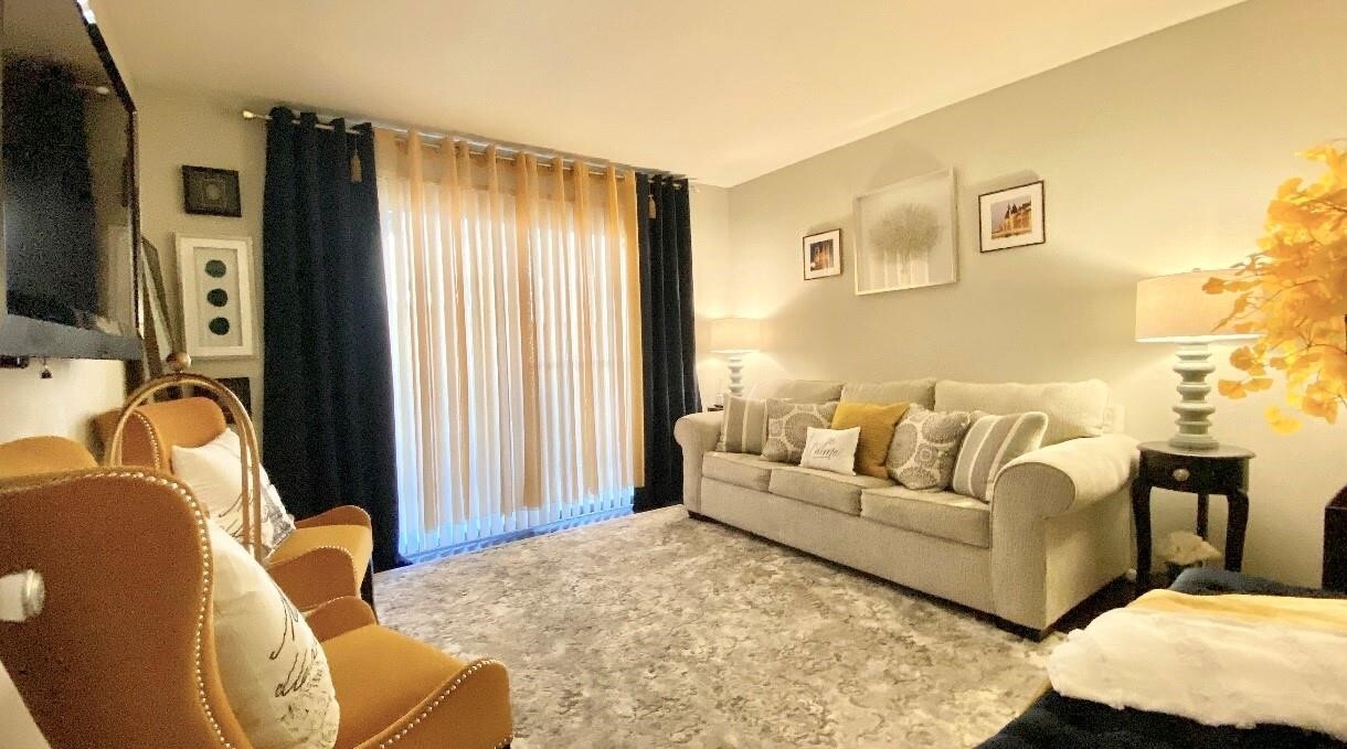 Foto principal - 8521 Hearth Dr