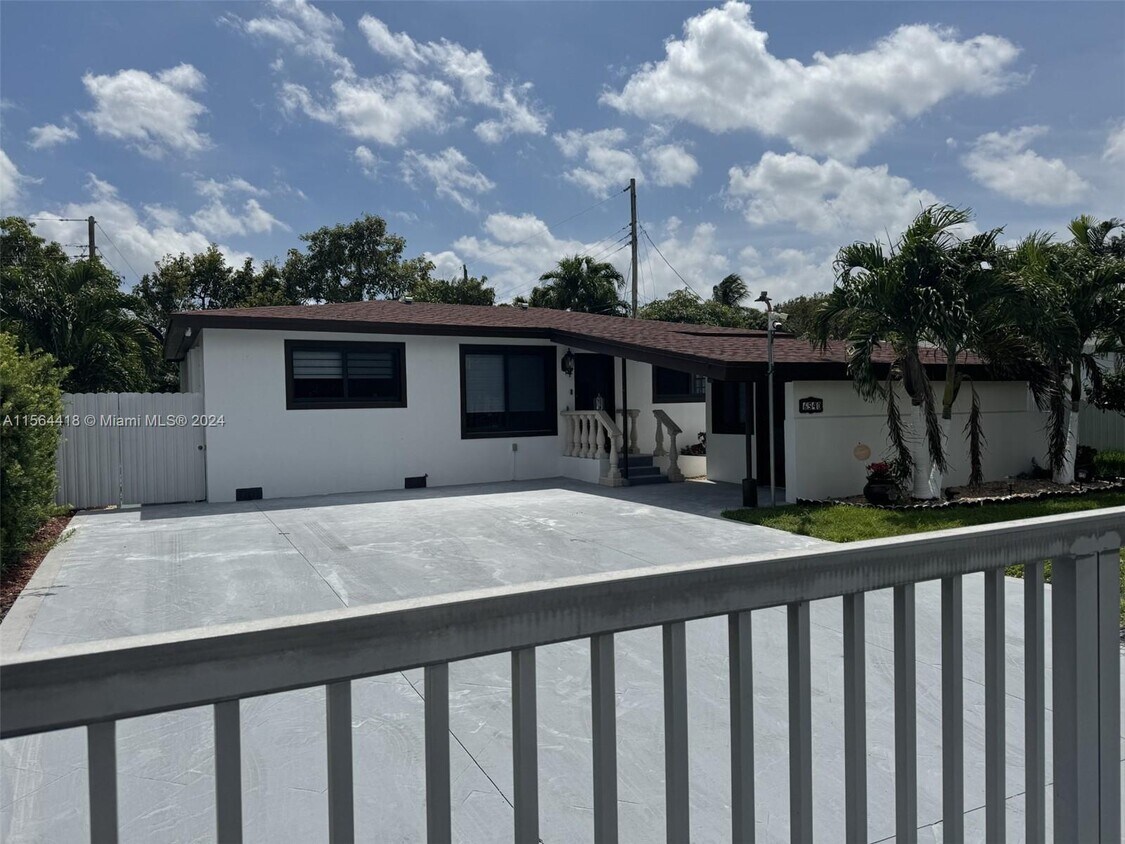 Foto del edificio - 6540 Wiley St