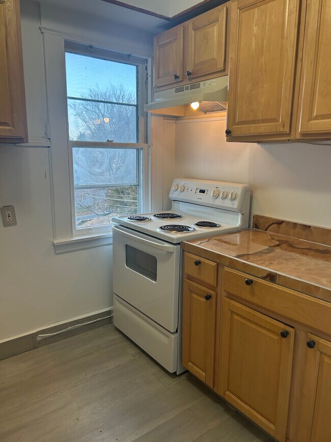 Cocina 2/2 - 214 Oak St