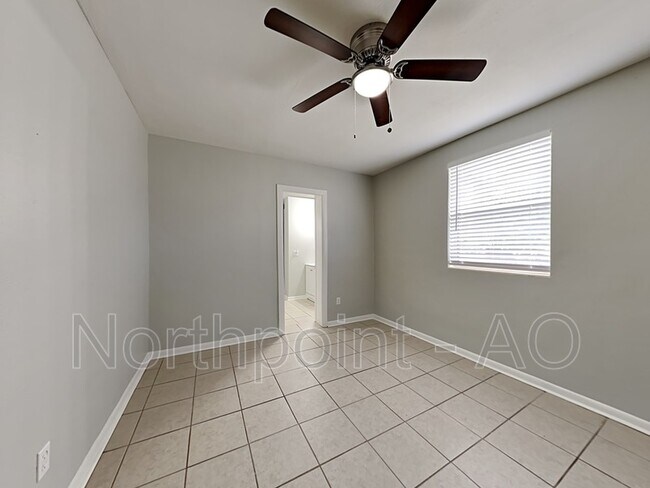 Building Photo - 4526 Woolman Ave