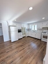 Building Photo - 20 Bayliss St