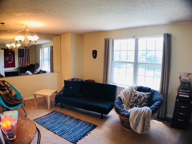 Building Photo - TOWNHOUSE - STAFFORD