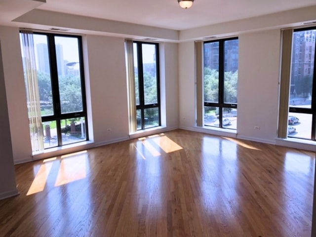 Building Photo - 343 W Old Town Ct