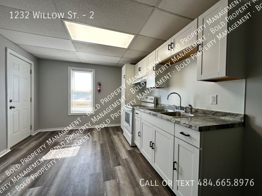 Primary Photo - 1232 Willow St