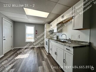 Building Photo - 1232 Willow St