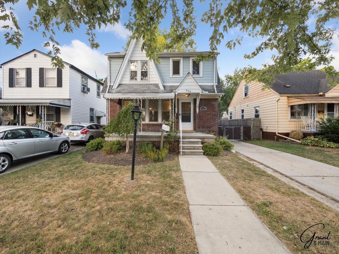 Primary Photo - 3 bedroom - 2 bath - Lincoln Park- $1350