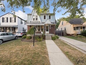 Building Photo - 569 Lincoln Ave