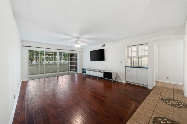 Building Photo - 12568 Shoreline Dr