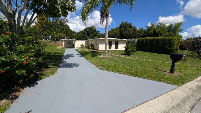 Building Photo - 64 Knollwood Dr