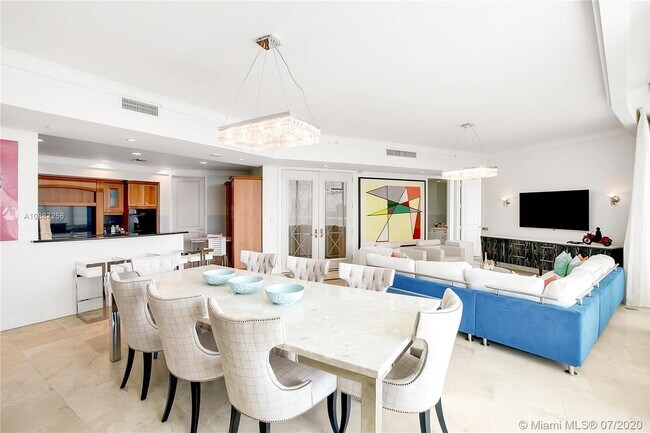 Building Photo - 20155 NE 38th Ct