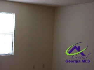 Building Photo - 209 Woodcrest Cir