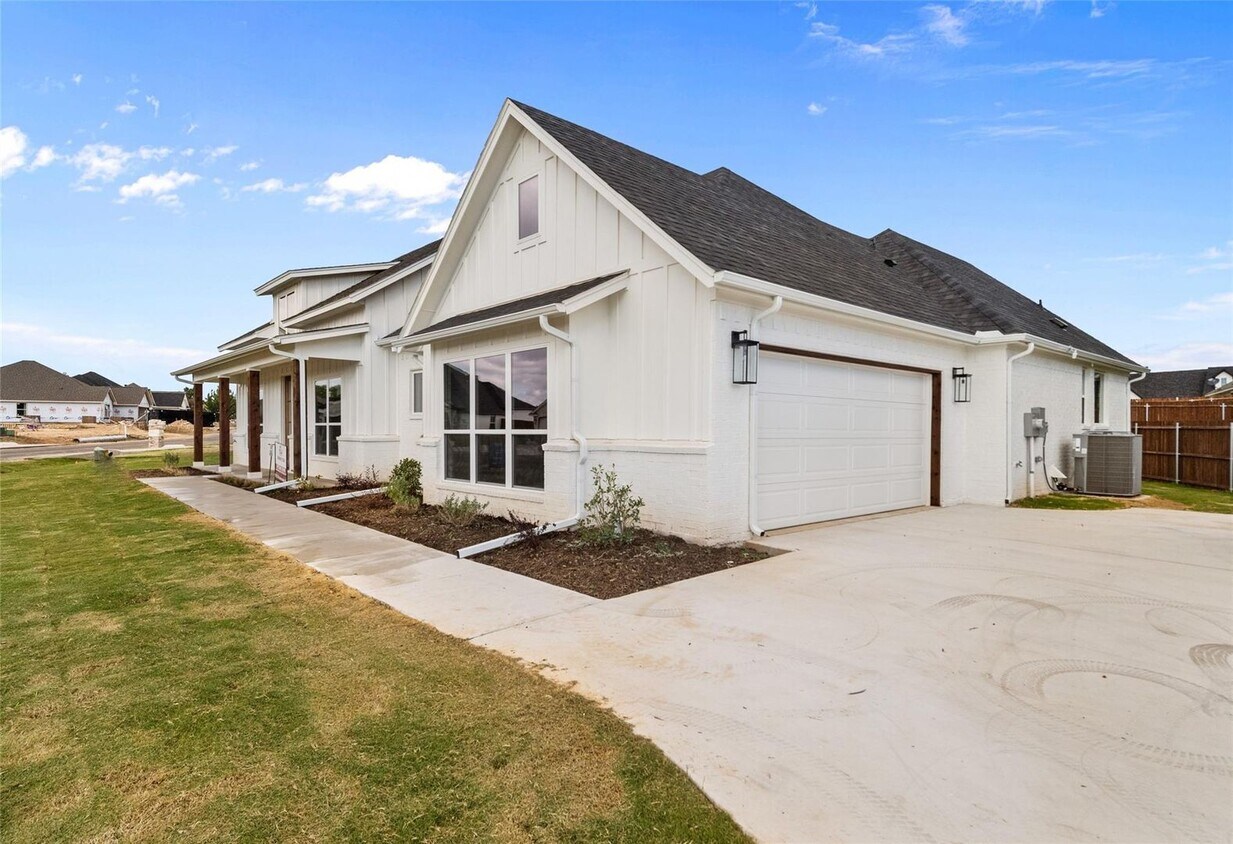 3012 Promenade Dr, Granbury, TX 76049 House Rental in Granbury, TX