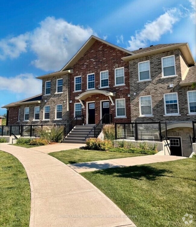 Building Photo - 460 Lonsberry Dr