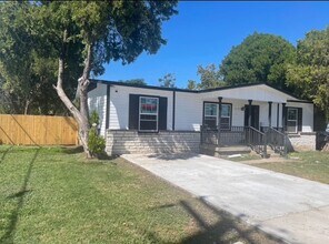 Building Photo - 3103 E Ledbetter Dr