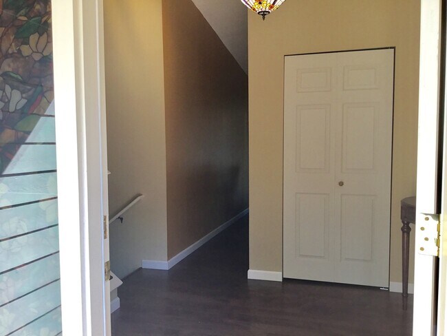 Foto del edificio - Very Cute and Spacious 3 BD & 2.5 Bath Home located in Kirkland-Finn Hill!