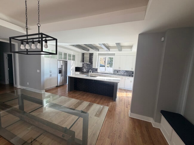 Photo - 1813 Crestline Ct NE House