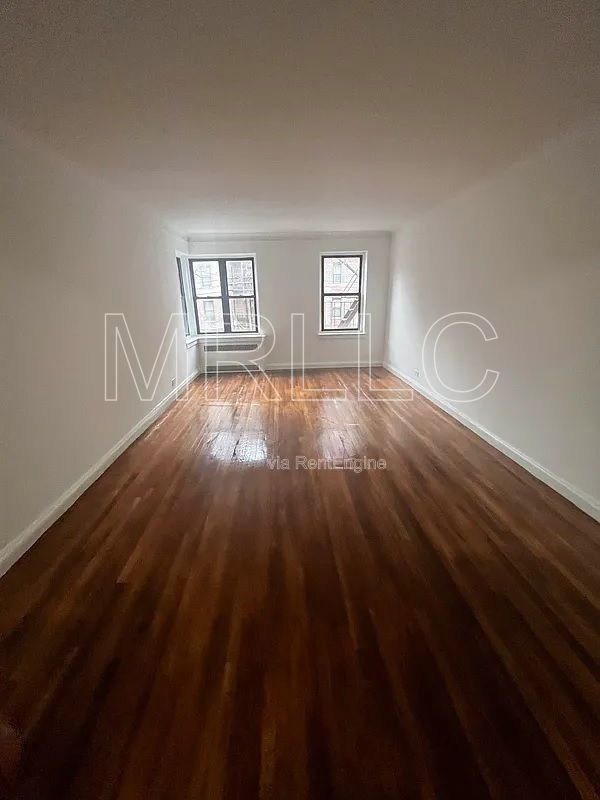 Building Photo - 500 W 235th St