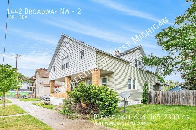 Foto del edificio - Tours Estimated to Begin 7/18 | Cute & Coz...