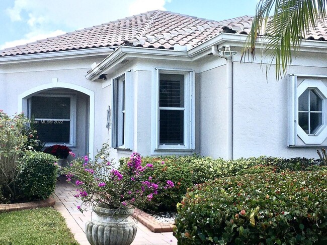 Building Photo - 2558 Bay Pointe Dr