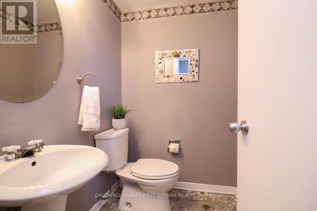 Photo du bâtiment - 2778 Springland Dr