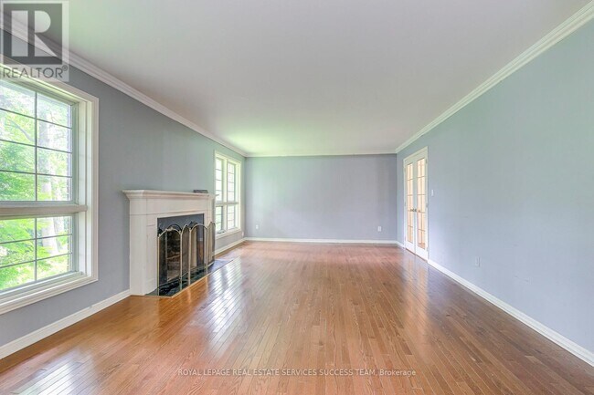 Building Photo - 1106 Crestview St