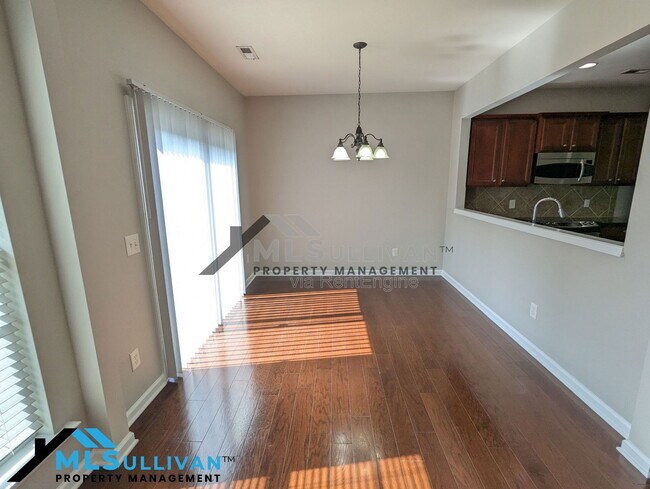 Foto del edificio - 8219 Saltwood Pl