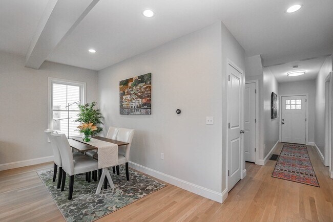 Foto del edificio - 331 Savin Hill Ave