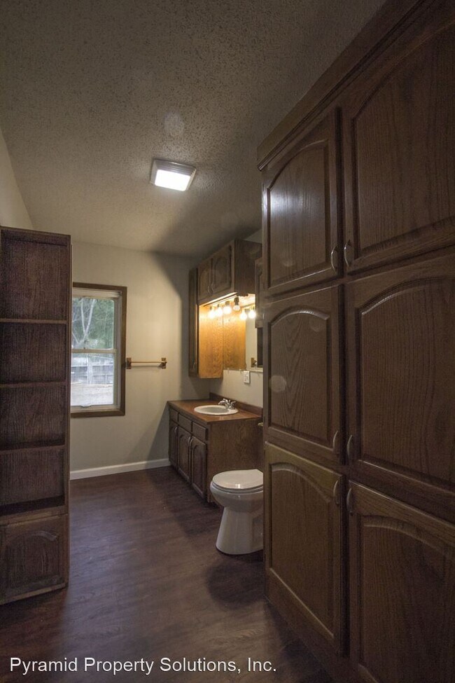Foto del edificio - 3 br, 1.5 bath House - 3426 Thompson Ave