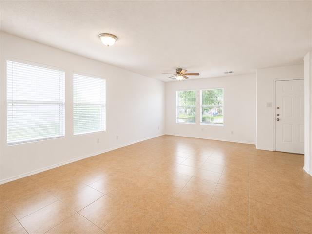 Foto del edificio - 3608 Willow Creek Trail