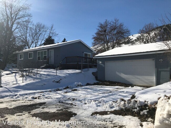 Building Photo - 5 br, 2 bath House - 8 Canyon View Dr.