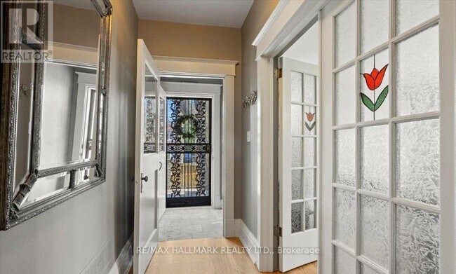 Photo du bâtiment - 100 Warden Ave.