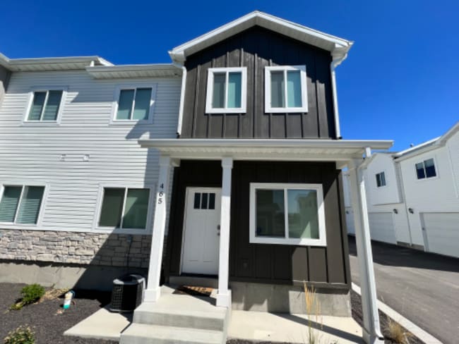 Building Photo - 465 N 30